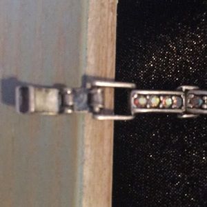 Lia Sophia Jewelry - 🎉Iridescent sparkle bracelet by Lia Sophia Lia Sophia Jewelry - 🎉Iridescent sparkle bracelet by Lia Sophia